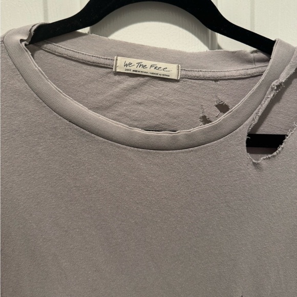 We The Free Distressed Gray Top Size L - Picture 11 of 12